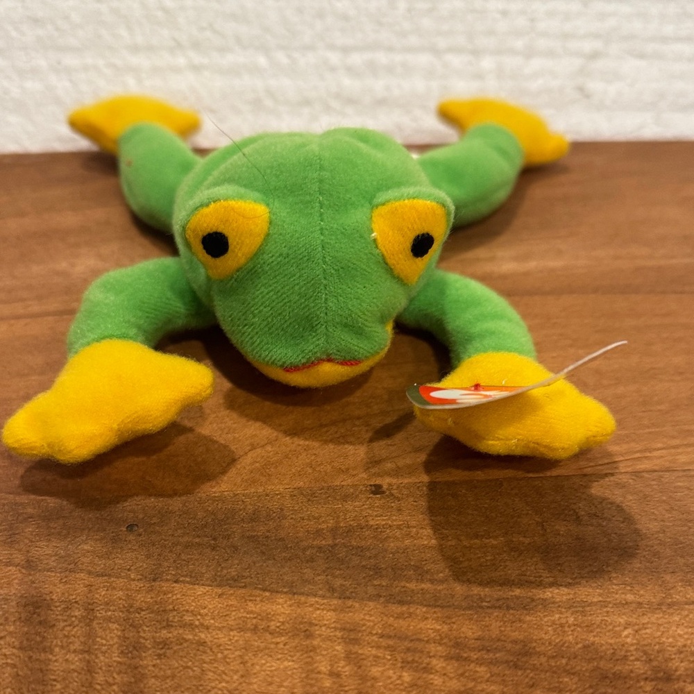 Ty Beanie Baby Smoochy the Frog Green and Yellow Plush Frog